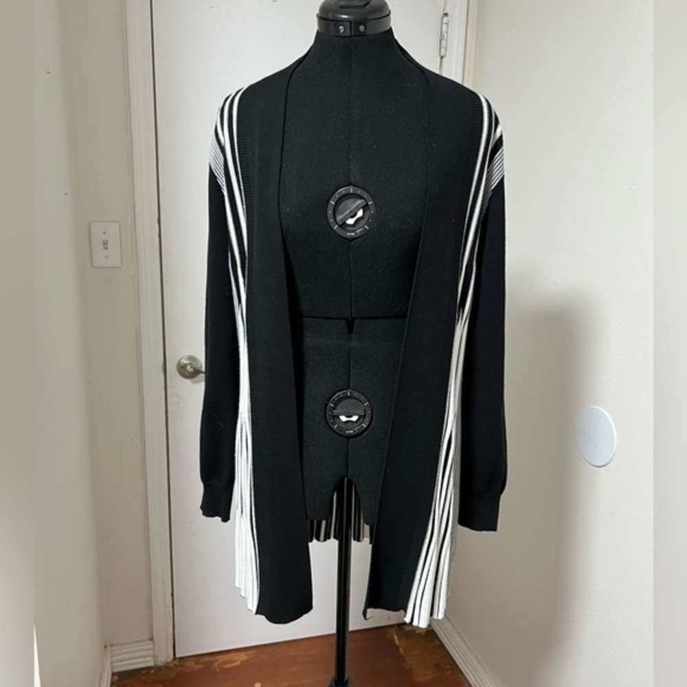 Valerie Stevens Black and White Striped Geometric Open Cardigan Size Medium